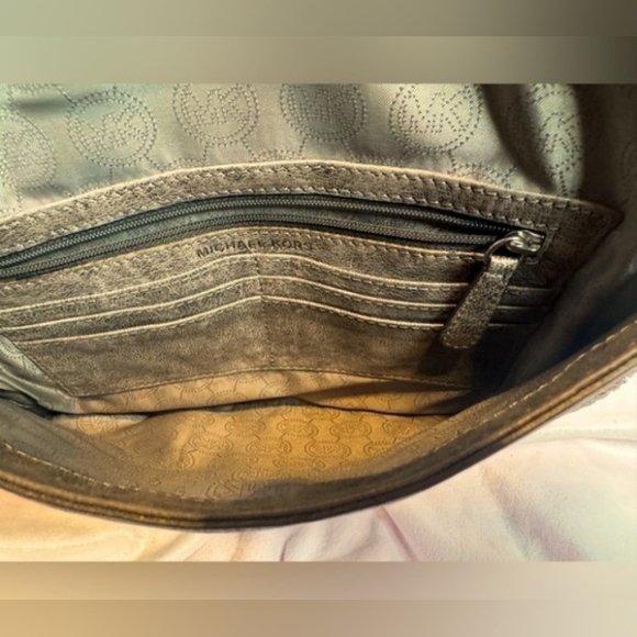 Michael Kors Chelsea Chain Shoulder Bag Nickel Leather Excellent Condition - Picture 4 of 7